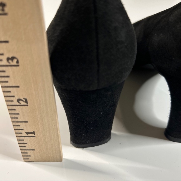 Stuart Weitzman Elegant Black Suede Women's Pumps 8 - Picture 7 of 12